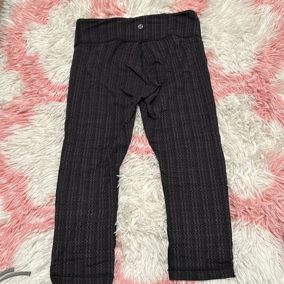 Lululemon - Picture 2 of 3